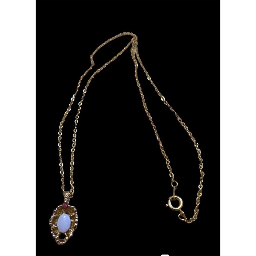 Gold-Tone Dainty Delicate Chain Faux Opal Pendant 18" Necklace Filigree Leaf